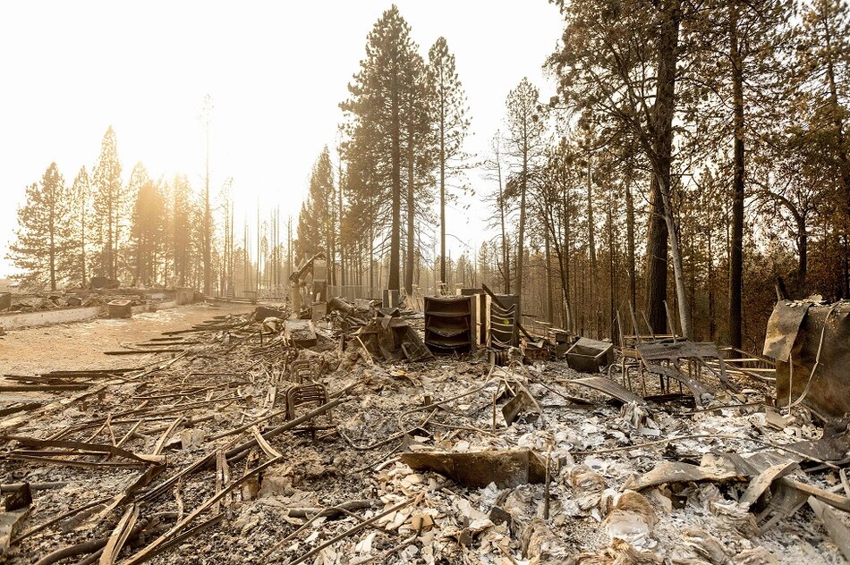 Trump desestima el cambio climático en visita a una California devastada por los incendios