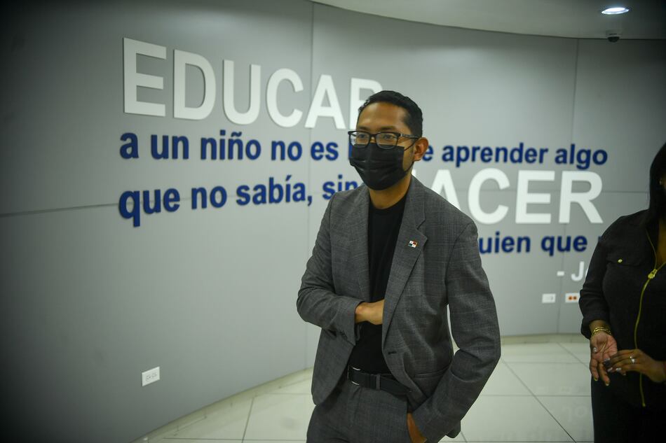 Becas del Ifarhu: manejo político, secretismo y tráfico de influencias