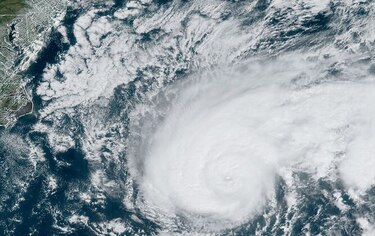 Bermudas se prepara para la llegada del huracán Humberto
