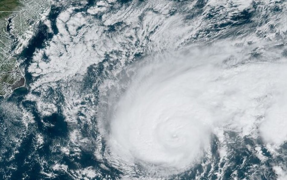 Bermudas se prepara para la llegada del huracán Humberto