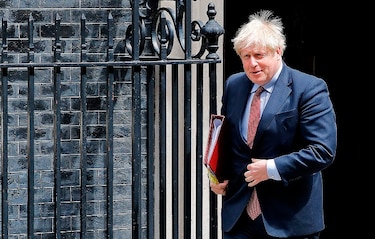 Boris Johnson, reacio a reinstaurar la cuarentena contra el coronavirus