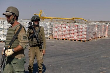 La ONU pide a Israel que permita el acceso de 6,000 camiones de ayuda humanitaria que esperan a entrar en Gaza