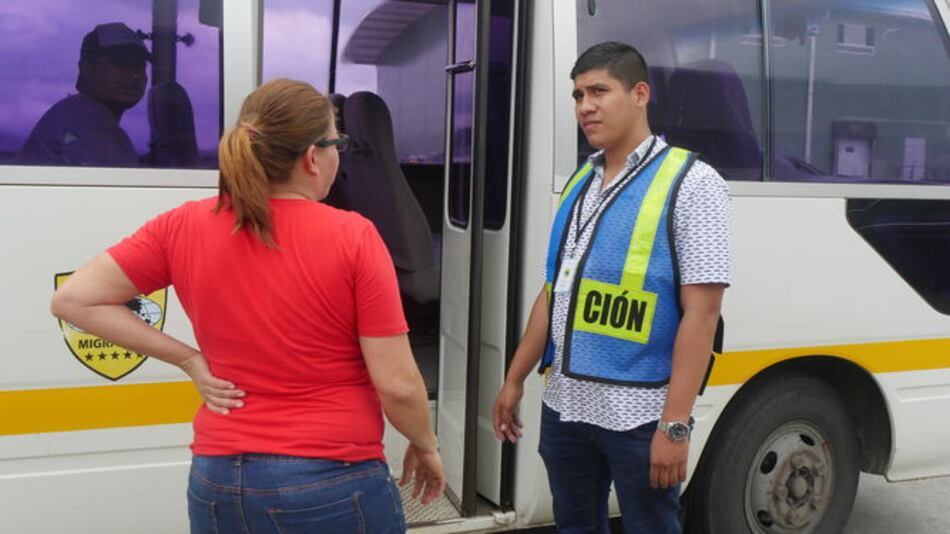 Migración retiene a 26 extranjeros sin permiso laboral en Merca Panamá