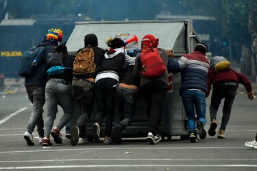 La ira indígena se propaga en un Quito militarizado y exhausto