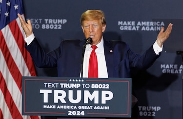 Trump amplía su ventaja sobre DeSantis a pesar de la acusación federal