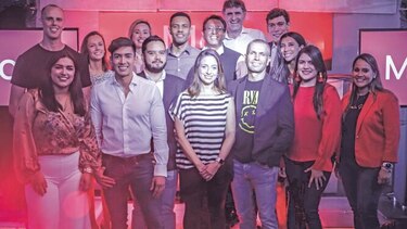 Digicel Panamá y FastForward.ai lanzan plataforma de redes sociales
