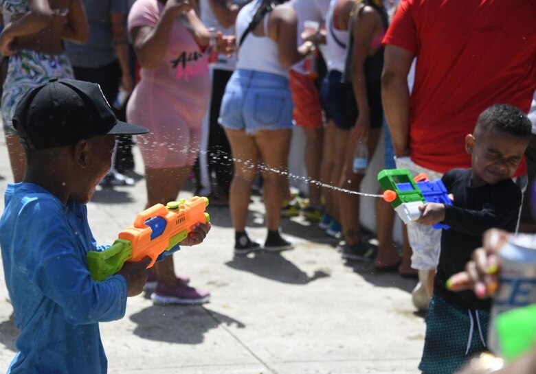 El carnaval en imágenes: así transcurrió el segundo día de fiesta