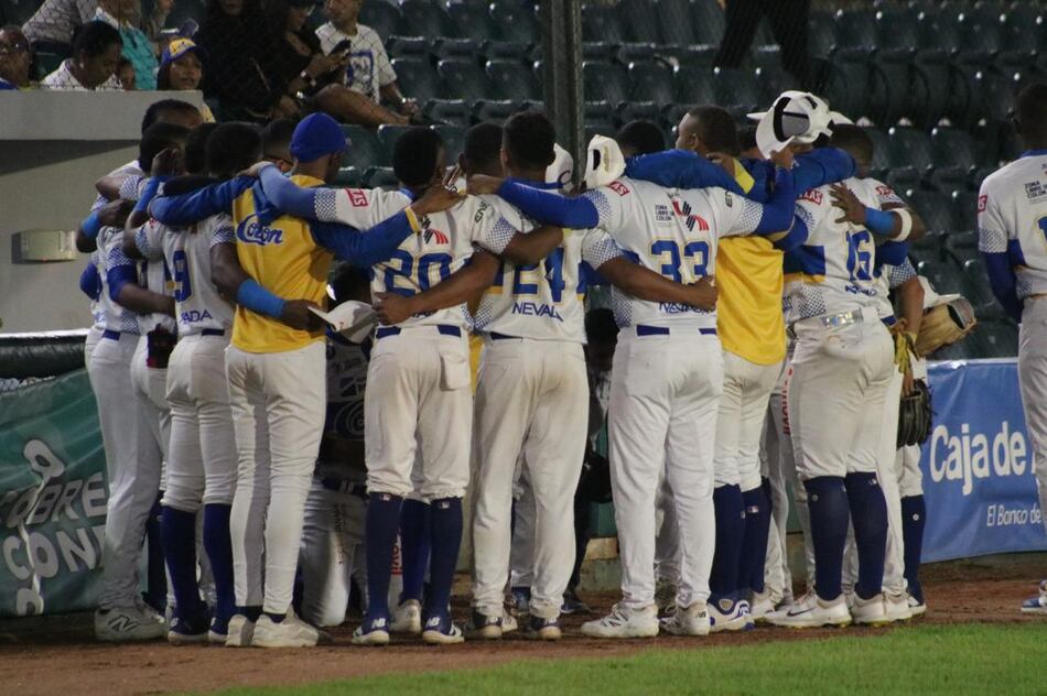 Fedebeis sanciona a nueve peloteros por trifulca en semifinal entre Bocas y Colón