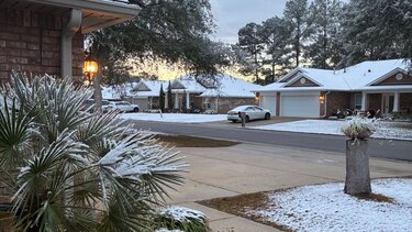 El noroeste de Florida registra nevadas poco frecuentes por las bajas temperaturas