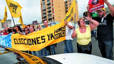 Opositores y chavistas rechazan reinscripción