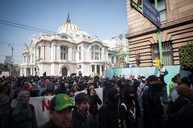 Disturbios y críticas en primer aniversario de llegada al poder de Peña Nieto