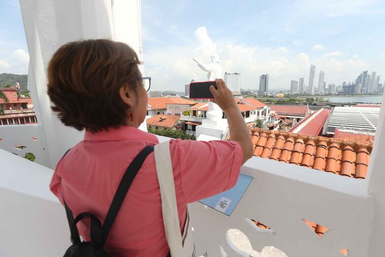 Turismo virtual: explora el Casco Antiguo con un monje guía