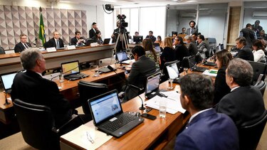 Comisión del Senado vota si el proceso contra Dilma Rousseff debe ir a juicio final