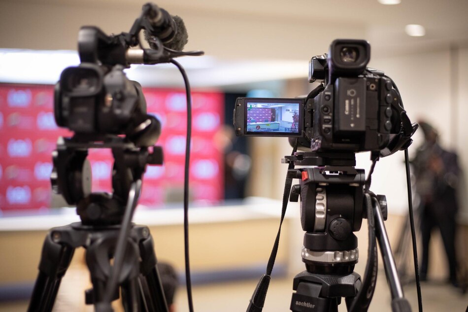 Condenan la detención de la periodista Carmela Longo en Venezuela