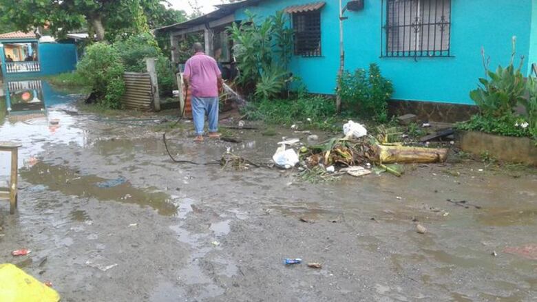 Altas mareas continúan azotando los corregimientos de Puerto Caimito y Playa Leona