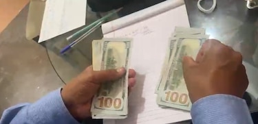 Bonos de hasta 10 salarios: proponen retiro voluntario con pagos de incentivos para funcionarios jubilados