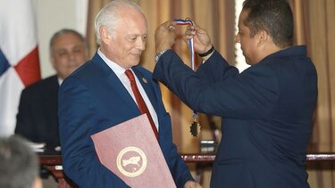 Victoriano Lorenzo, el hombre y el mito
