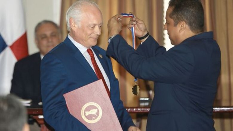 Victoriano Lorenzo, el hombre y el mito