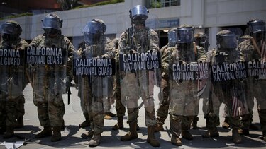 ¿Por qué Trump envió la Guardia Nacional a Los Ángeles y otras 4 preguntas para entender las protestas por las redadas contra migrantes