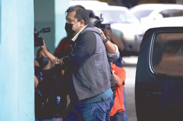 Leonardo Labrador, de médico estrella a detenido por un negociado