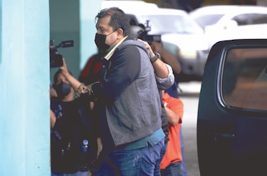 Leonardo Labrador, de médico estrella a detenido por un negociado