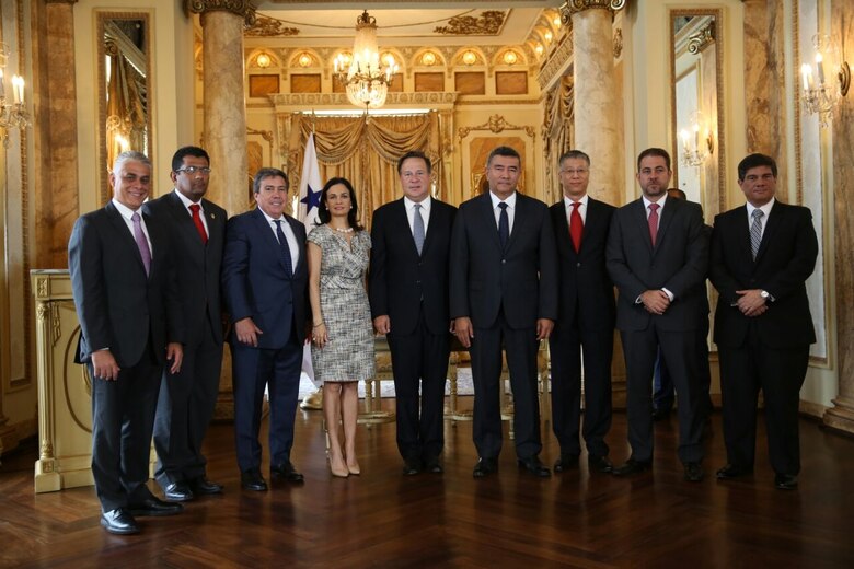 Óscar Ramírez presidirá comisión de alto nivel del proyecto del tren a Chiriquí