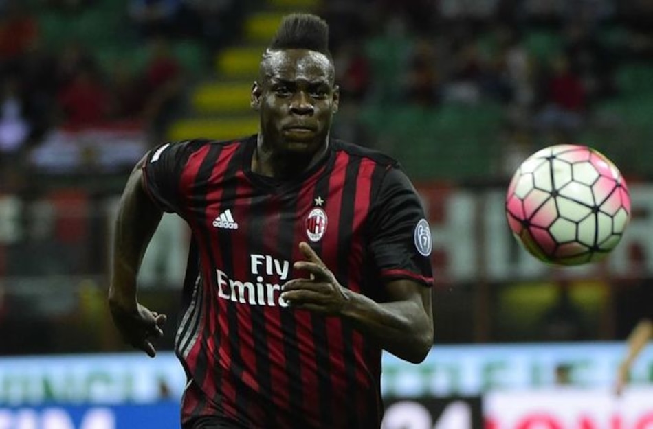 Mario Balotelli firma con el Niza