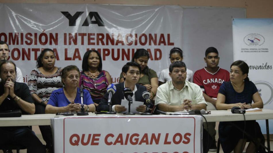 Organizaciones recolectan unas 3 mil 300 firmas para pedir creación de comisión investigadora