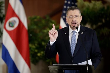 Chaves acusa a fiscal de instigar una crisis política en Costa Rica con caso en su contra