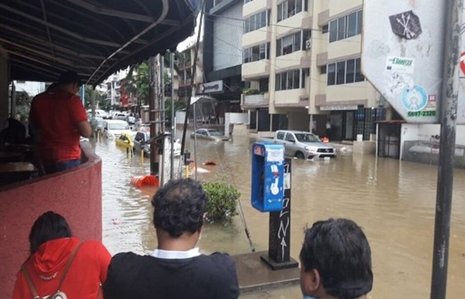 Se inundan 11 vías de la ciudad capital