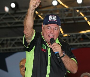 Martinelli asegura que apoya una constituyente