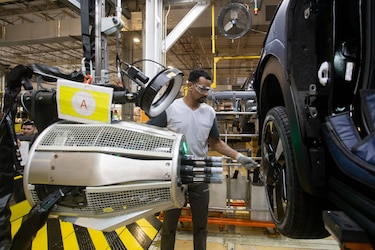 Nissan prepara el escenario para el cambio con el audaz plan RE:NISSAN