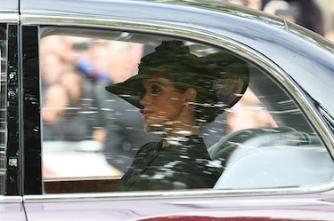 El féretro de Isabel II recorrió las calles de Londres por última vez