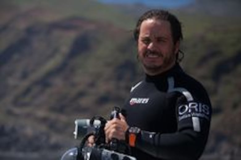 Buzo adicto a la adrenalina expone un nuevo rostro de los tiburones