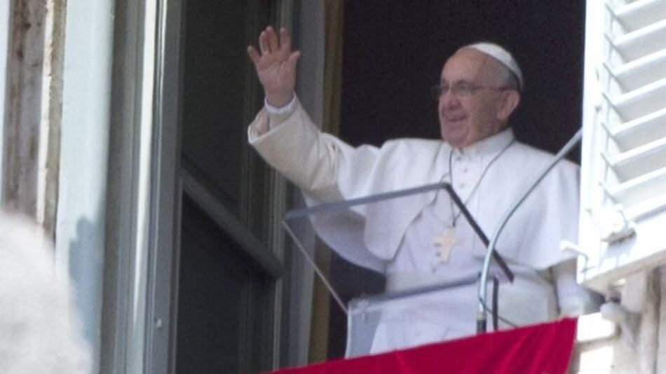 Papa acepta dimisión de obispo que no reportó abusos