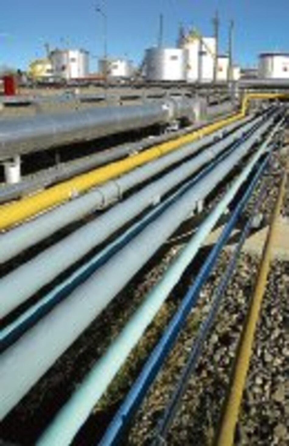 Repsol-YPF venderá yacimientos