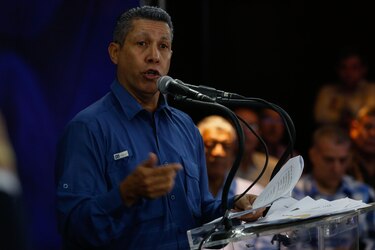 Exgobernador opositor venezolano pide que se negocie una candidatura presidencial unitaria