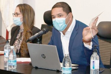 Elías Vigil se desliga de la narcopolítica; culpa a los medios y al torneo del Partido Panameñista