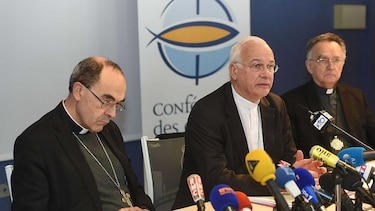 Obispos ‘se comprometen’ a esclarecer todos los casos de pedofilia
