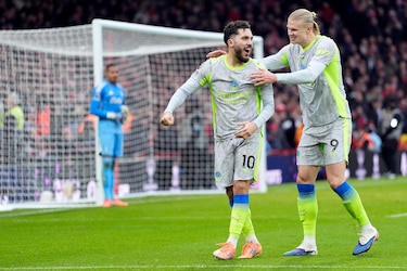 Rayan Cherki rescata al Manchester City en Nottingham