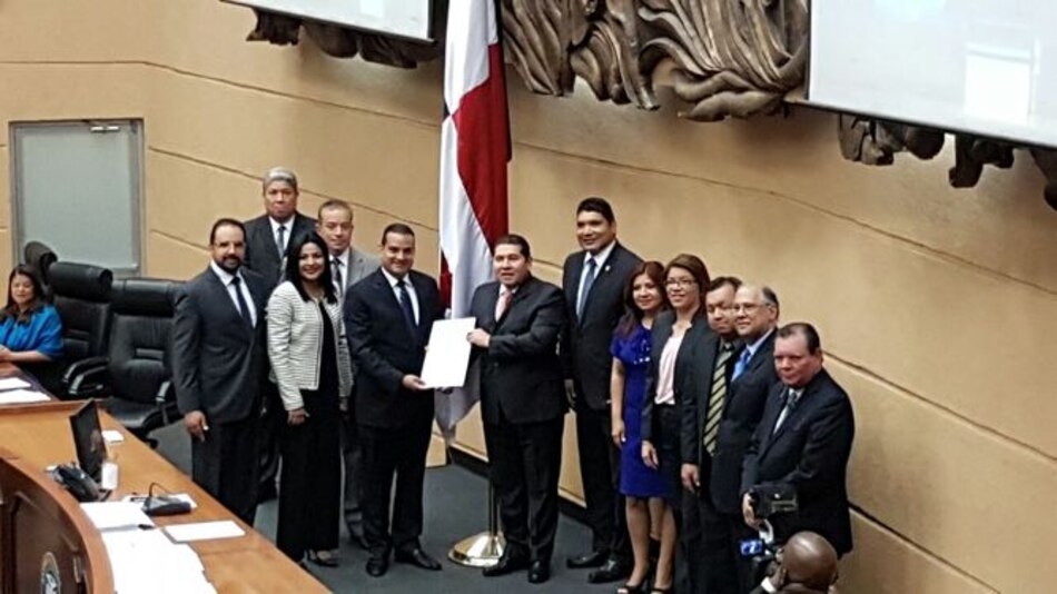Ejecutivo presenta proyecto de licencia de paternidad ante la Asamblea Nacional