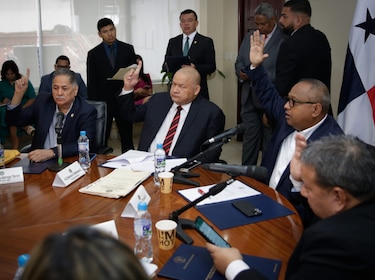 Diputados de la Comisión de Credenciales archivaron denuncias contra magistrados de la Corte