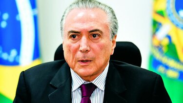 Brasil pospone recortes de gastos