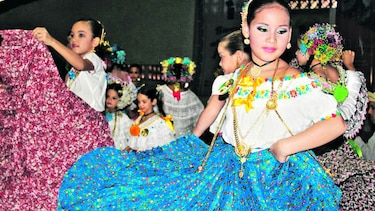 Concurso Nacional de la Pollera