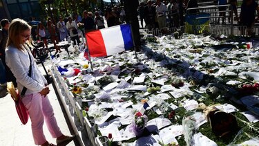 Cazeneuve: Autor de atentado de Niza se 'radicalizó muy rápido'