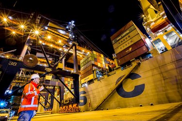 El Puerto de Róterdam alerta de ‘inestabilidad’ por aranceles de Estados Unidos y guerras