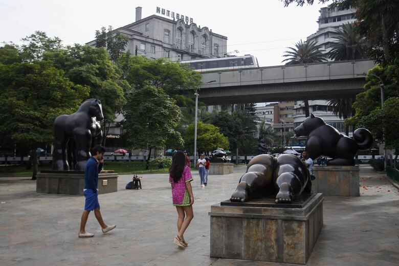 Medellín, una ciudad transformada 30 años después de la muerte de Pablo Escobar