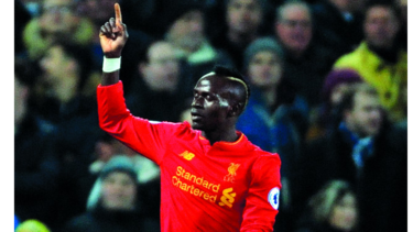 Tottenham cae en su visita al Liverpool