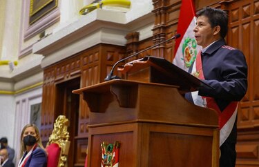 Presidente de Perú niega corrupción y pide consensos al Congreso