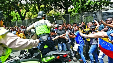 CNE declara válidas firmas para avanzar con referéndum